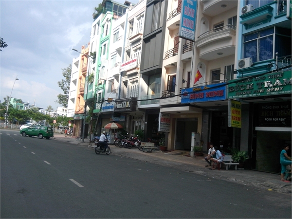 Mặt tiền đường Nguyễn Đình Chiểu, giá 13.5 tỷ, 4x18m
